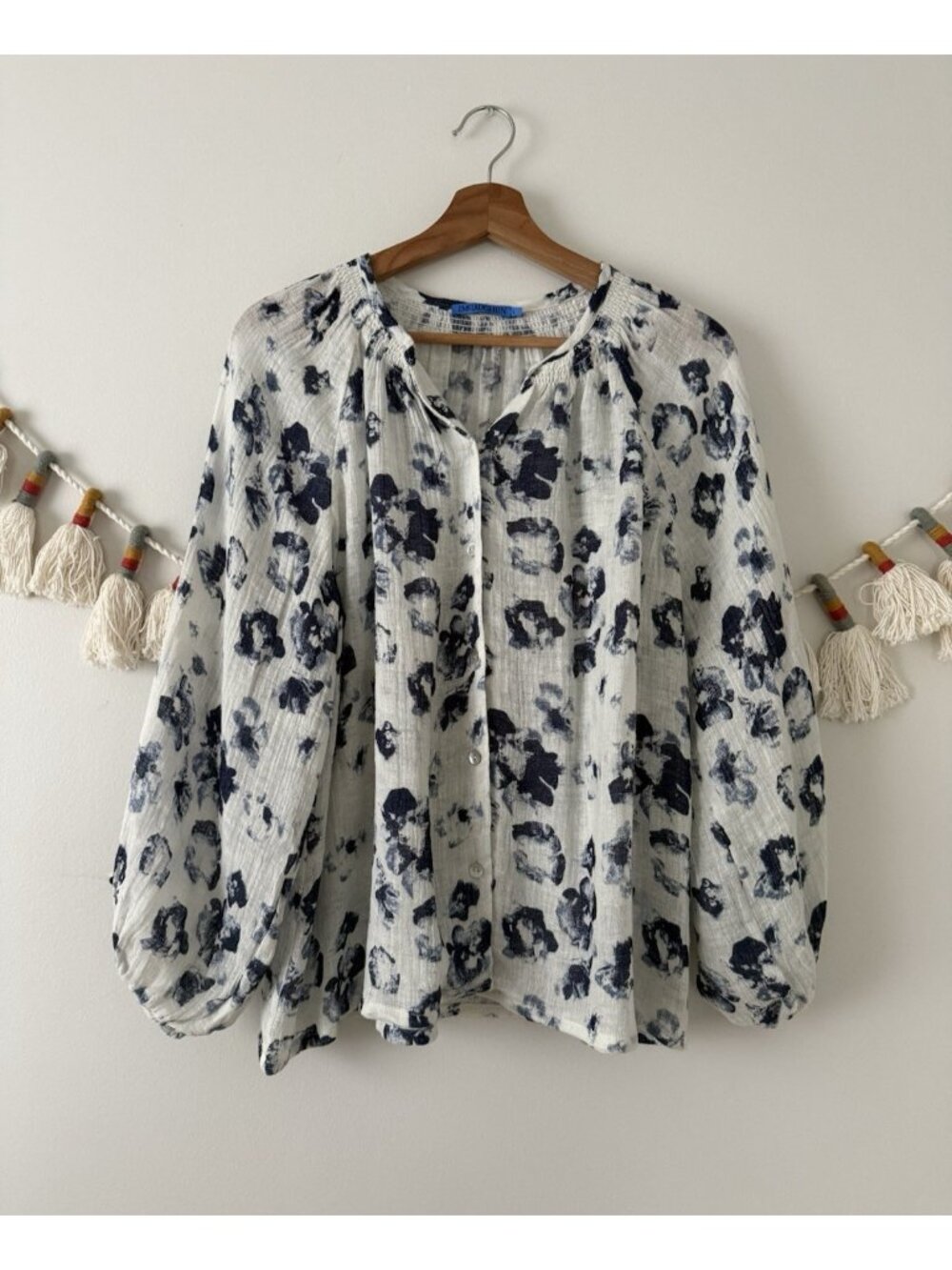 J. McLaughlin Gauze Linen Abstract Floral Henley Button Front Top Coastal L